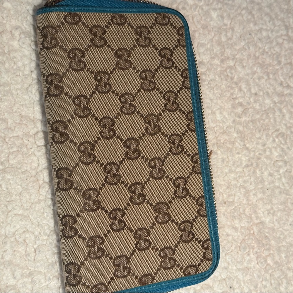 Gucci GG Supreme Continental Wallet